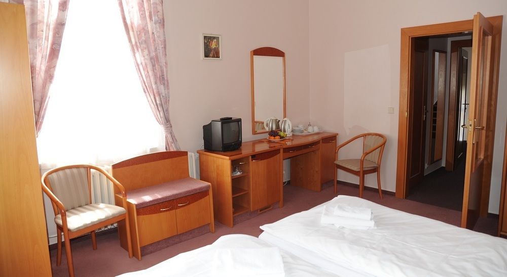Pension Akropolis, Eco Breakfasts From Farm Mariánské Lázně Εξωτερικό φωτογραφία